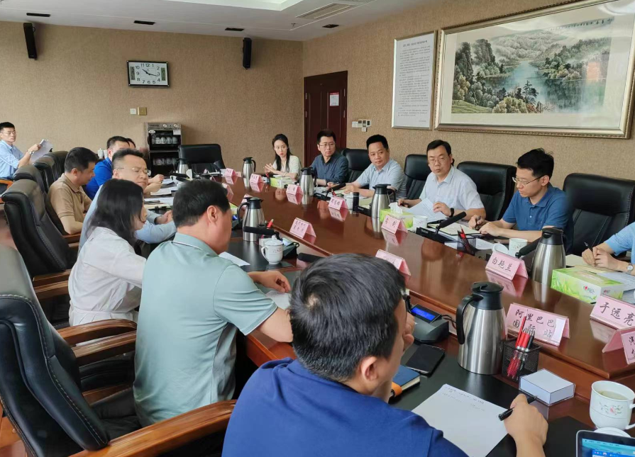 邓德雄副特派员在四川主持召开二手车出口座谈会