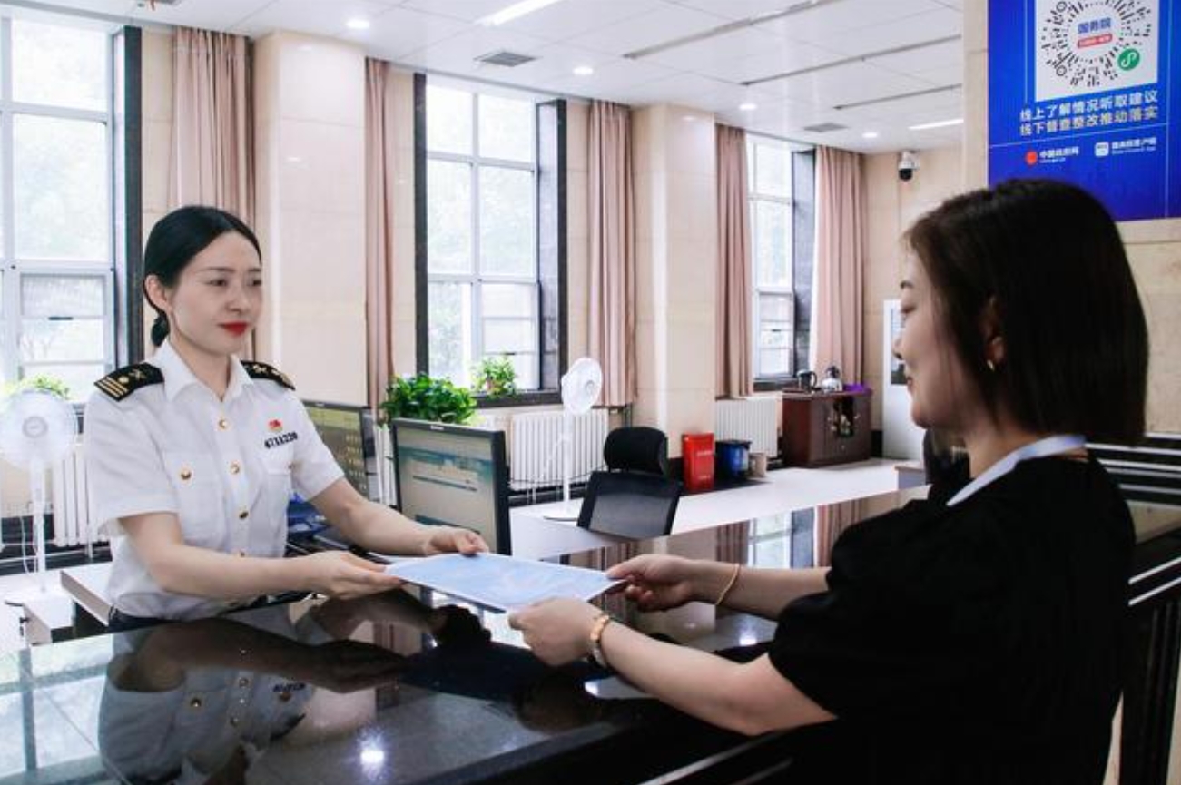 武汉海关签发首份二手车出口原产地证书